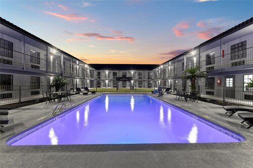 Гостиница Deluxe Inn San Antonio в Сан-Антонио