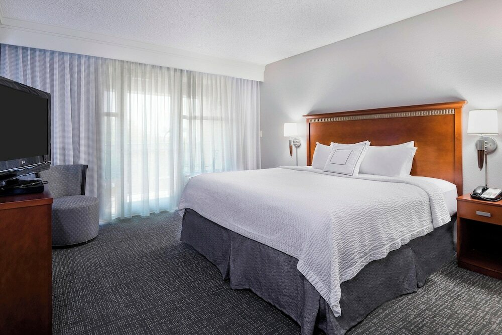 Фото Courtyard by Marriott Little Rock Downtown