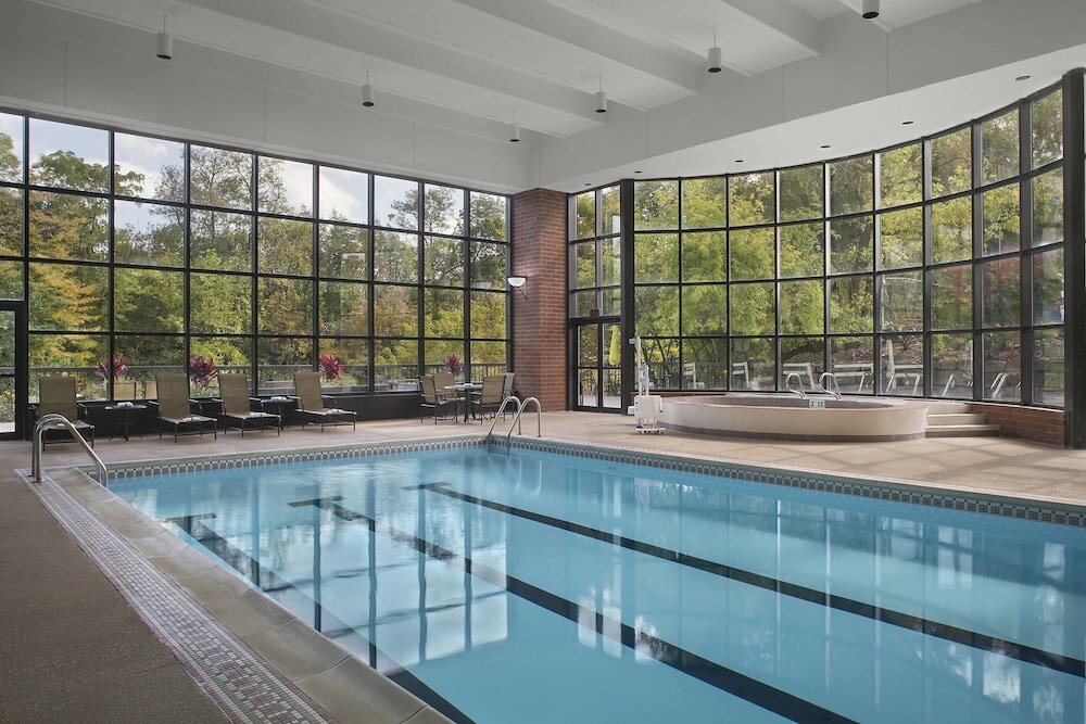 Фото Sheraton Suites Akron Cuyahoga Falls