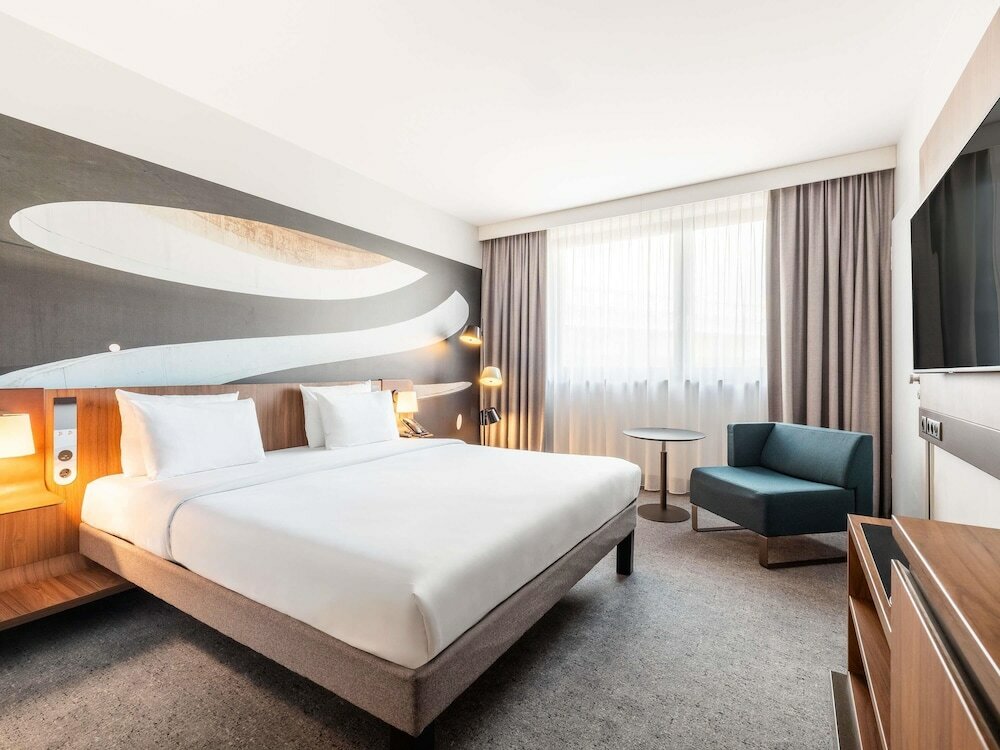 Фото Novotel Regensburg Zentrum