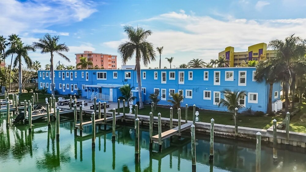 Фото The Bayside Inn & Marina
