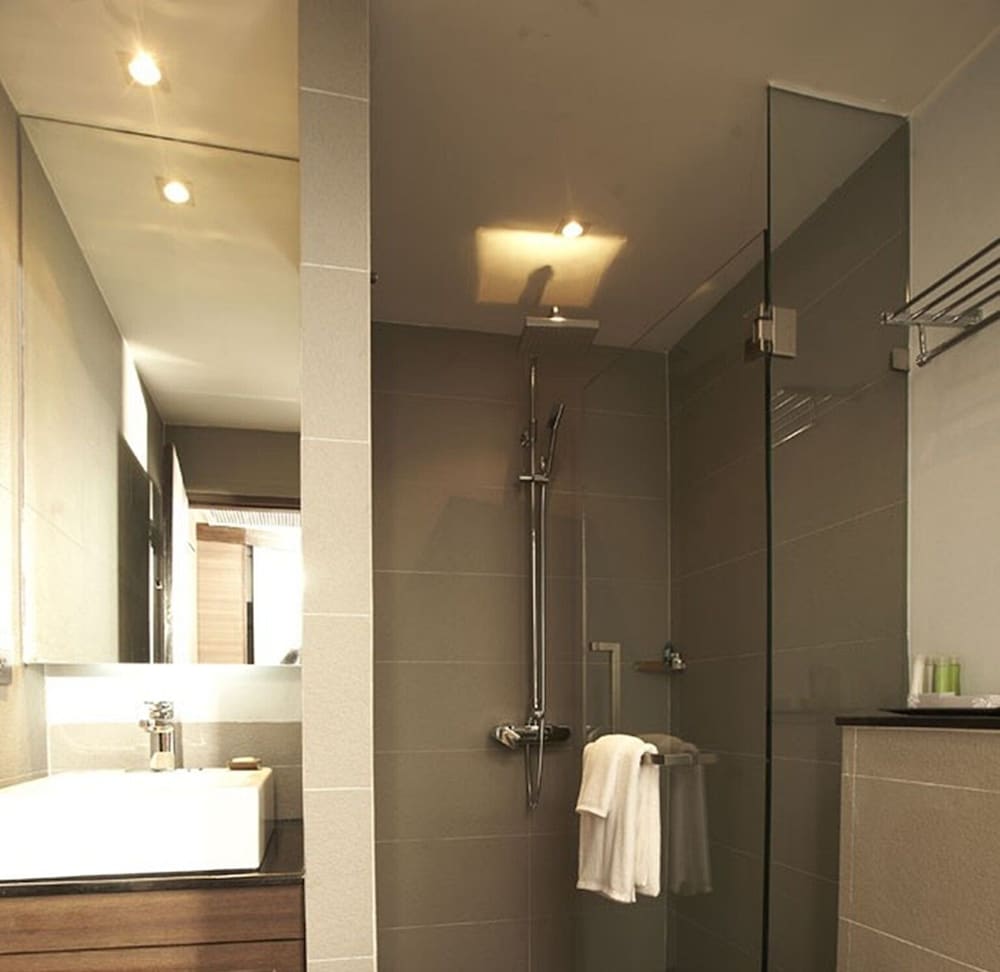Фото Отель Sukhumvit Suites