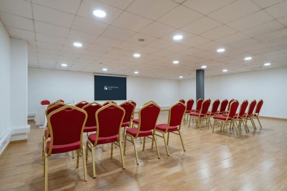 Фото Hotel Eurostars Arenas de Pinto