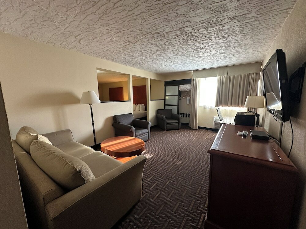 Фото Wyndham Garden Medicine Hat Conference Center