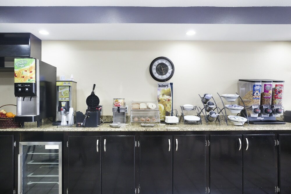 Фото Microtel Inn & Suites by Wyndham Meridian