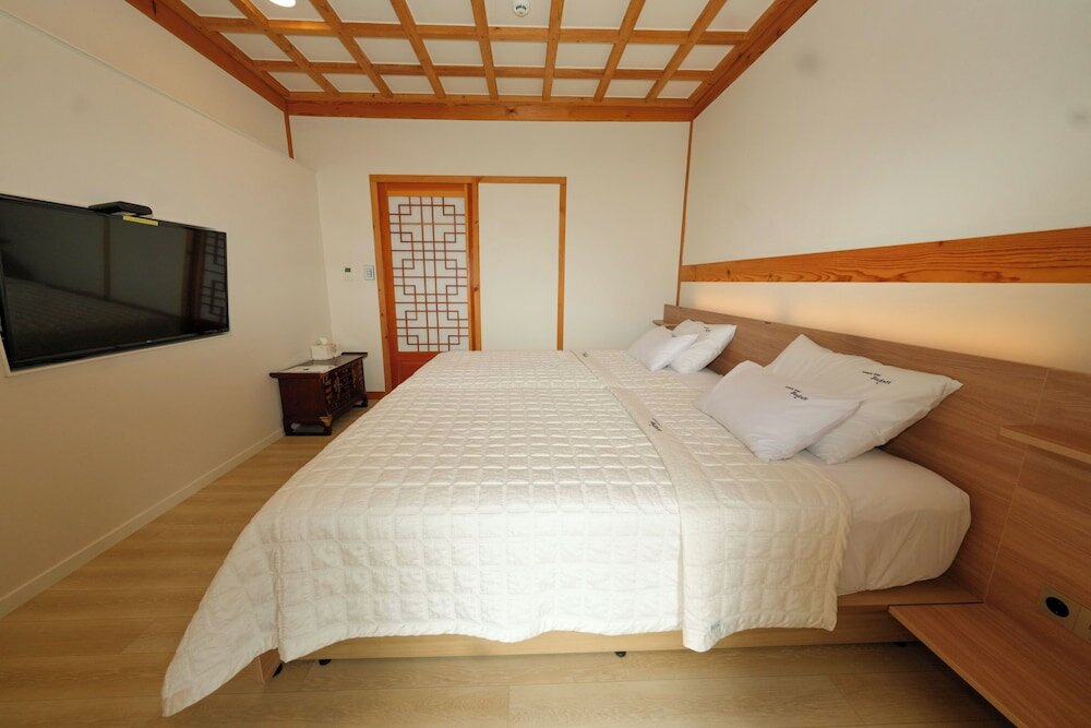 Фото Wiyeonjae Hanok Stay