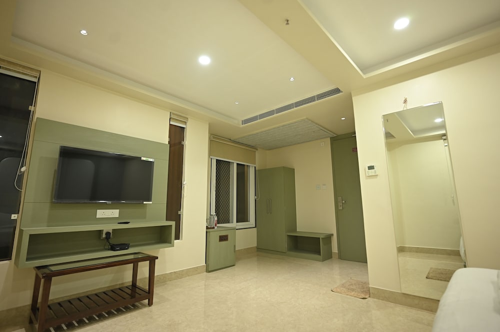 Фото Hotel Saffron