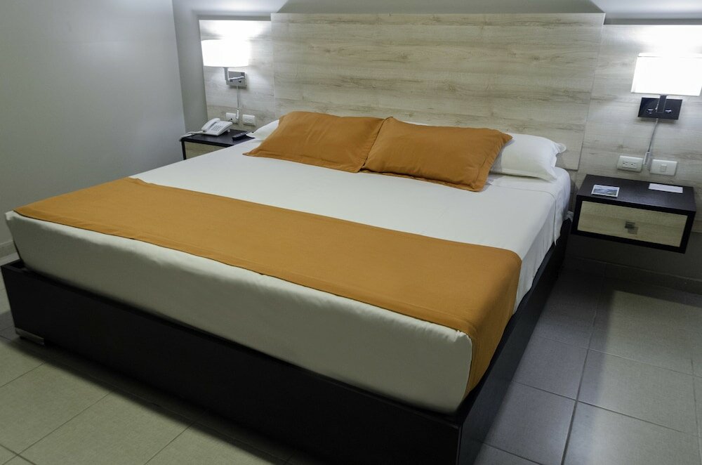 Фото Hotel Los Almendros