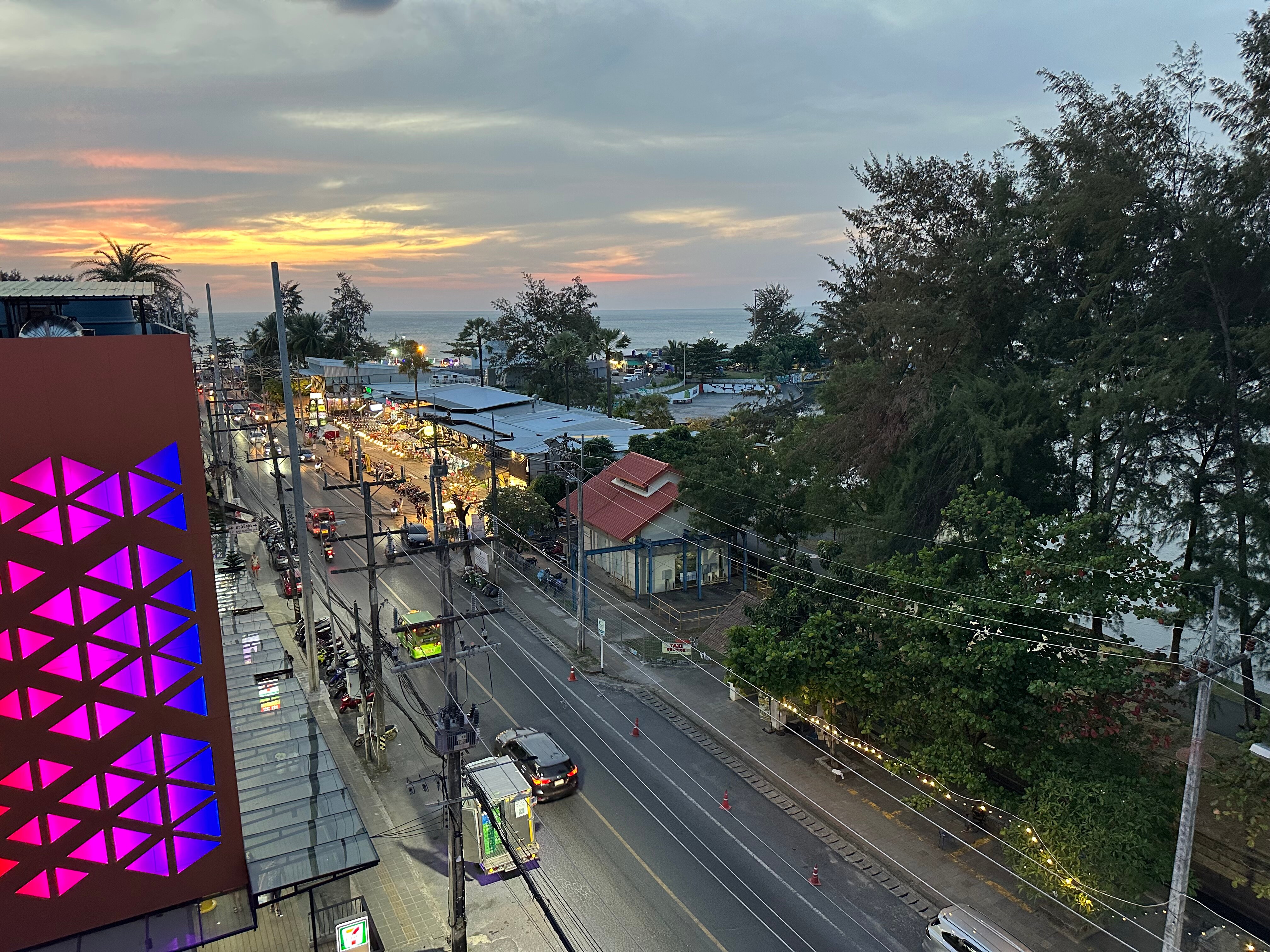 Фото Glow Mira Karon Beach