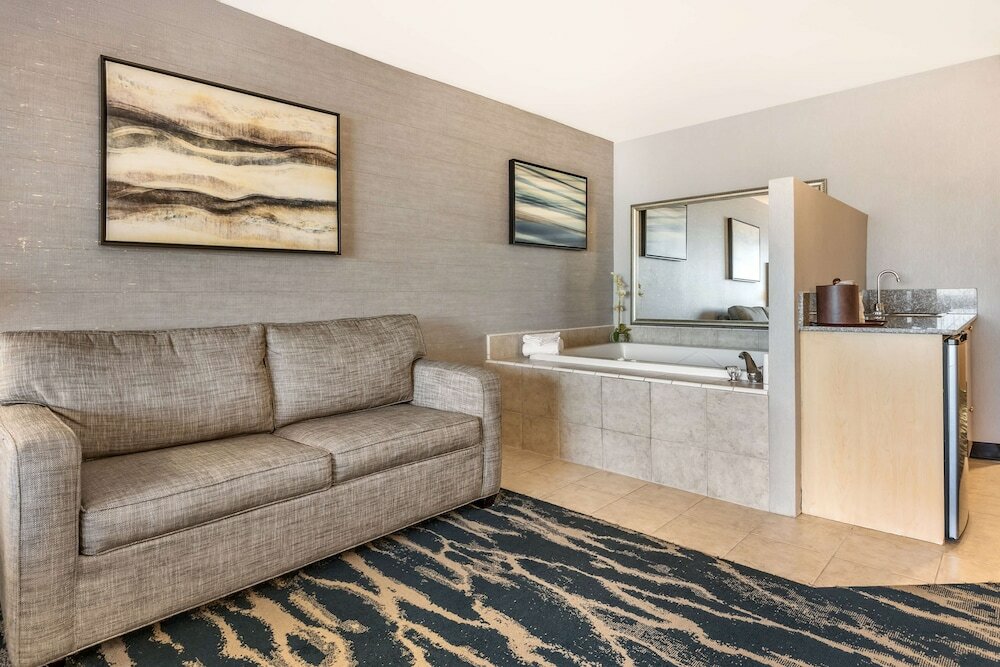 Фото Best Western Plus North Las Vegas Inn & Suites
