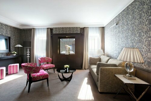 Гостиница Le Grand Hôtel de Cabourg - Mgallery Collection в Кабуре