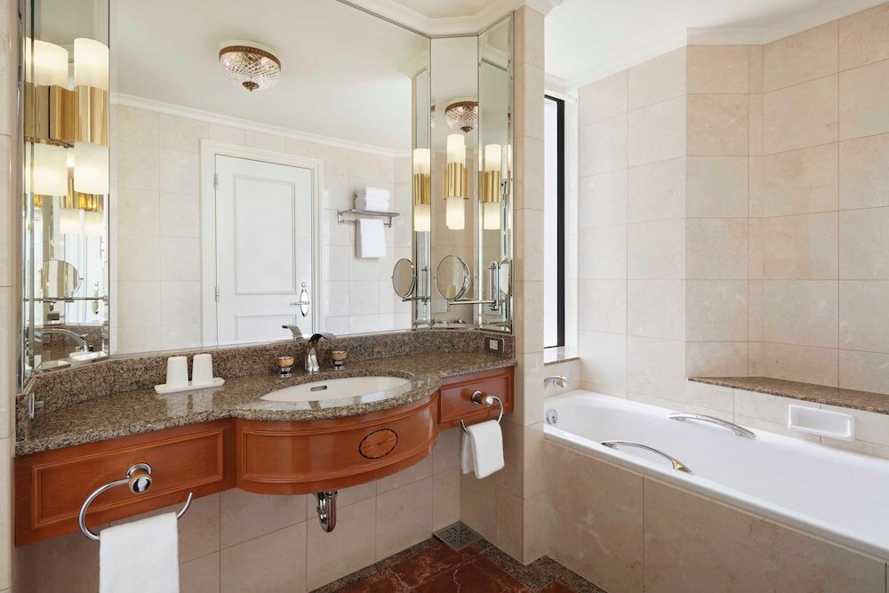 Фото Nagoya Marriott Associa Hotel