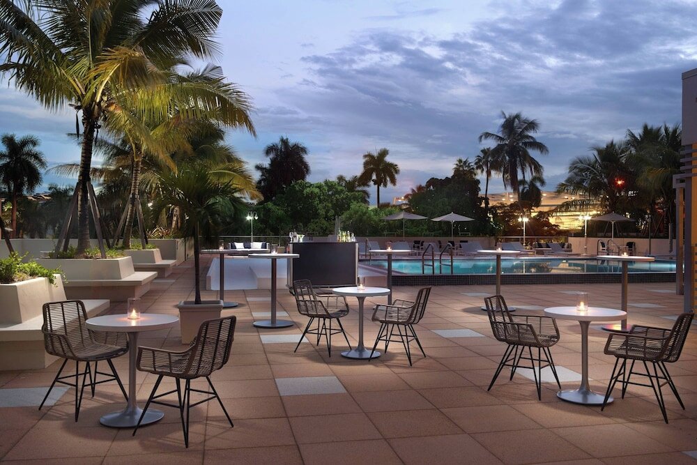 Фото Courtyard Miami Coconut Grove