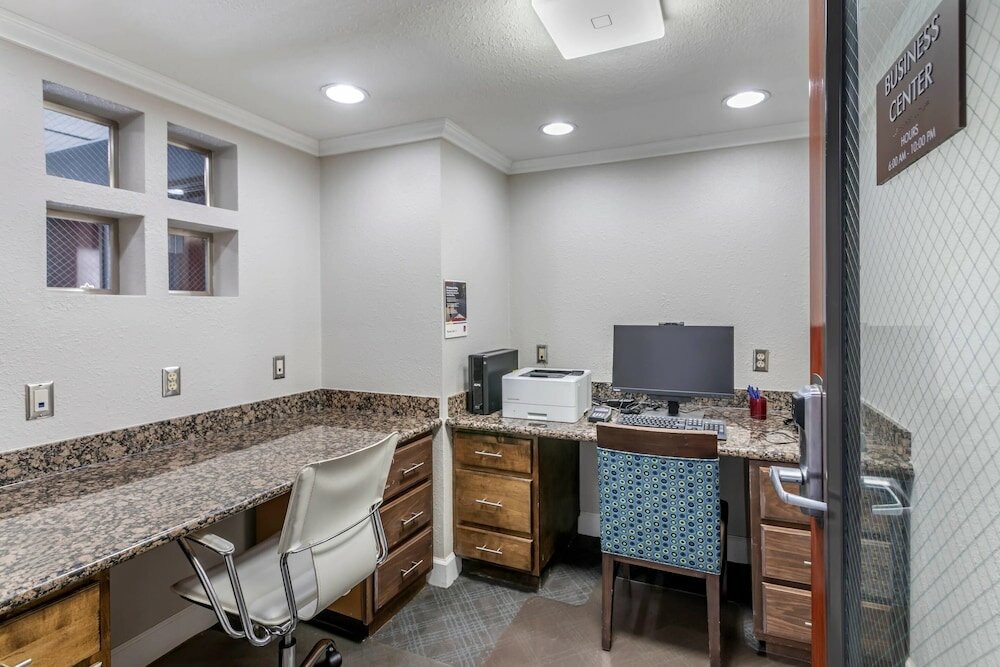 Фото Comfort Suites Downtown Sacramento
