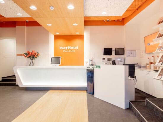 Фото EasyHotel Maastricht City Centre