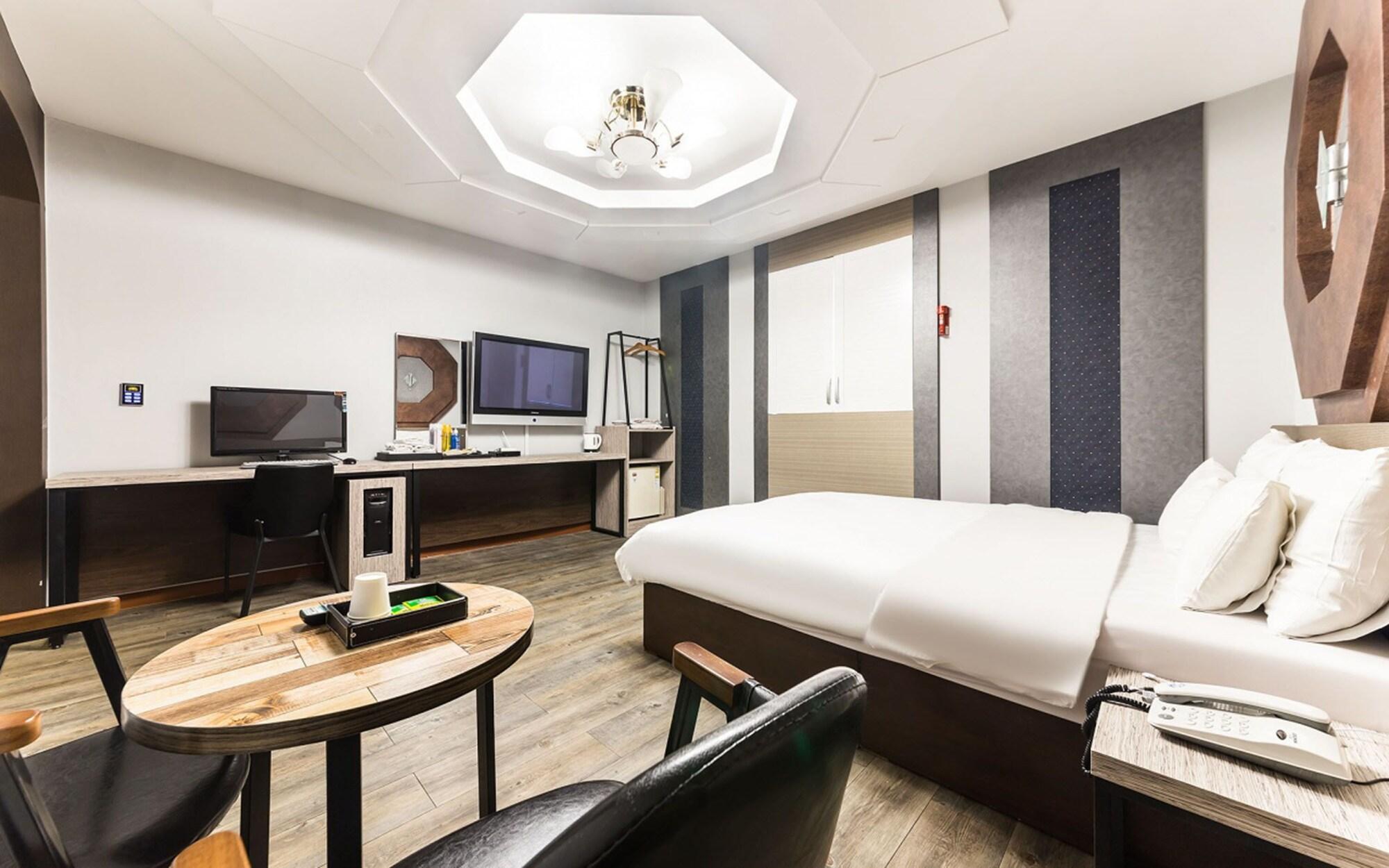 Фото Hotel No. 1