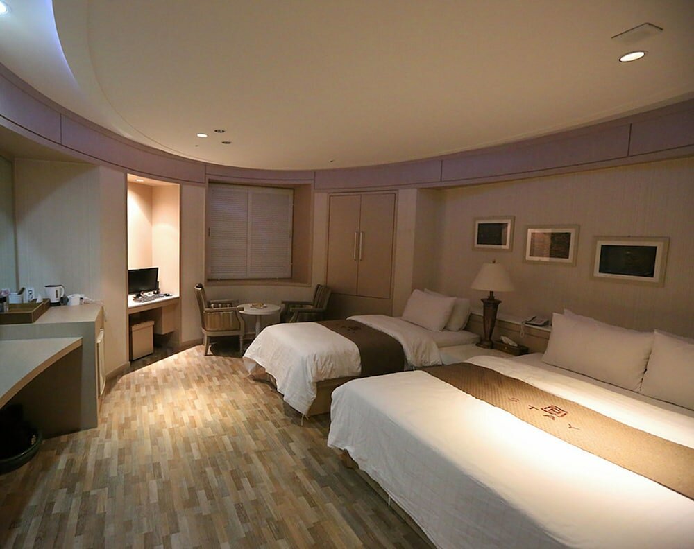 Фото Bucheon Hotel