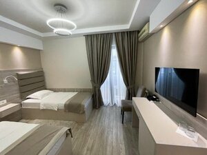 Гостиница Hotel Holiday