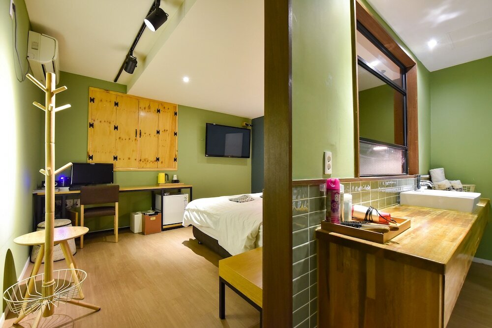 Фото 25 Hours Hotel