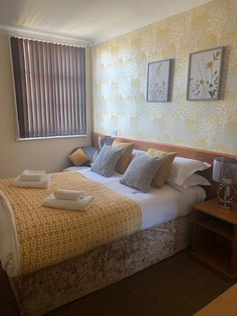 Фото Dickens Bar and Inn