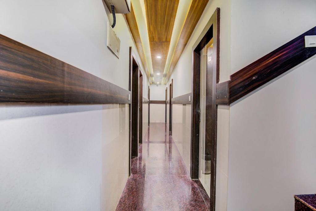 Фото Oyo 11915 Varcity Park