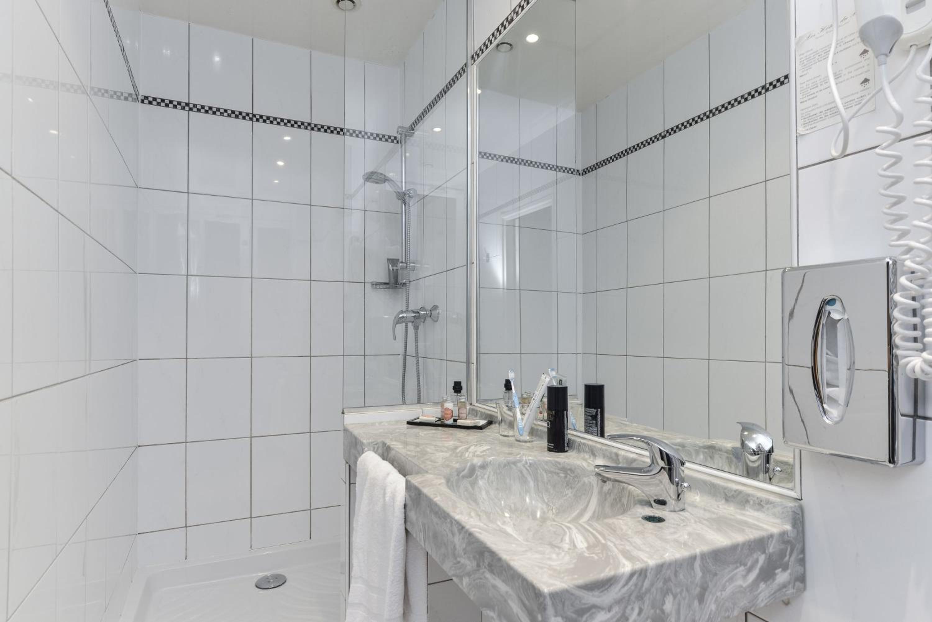 Фото Hôtel Du Pré