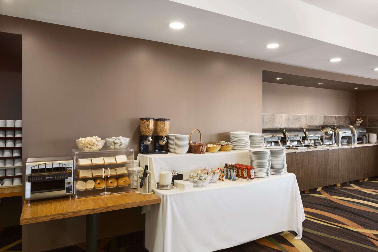 Фото Travelodge Fallsview Hotel