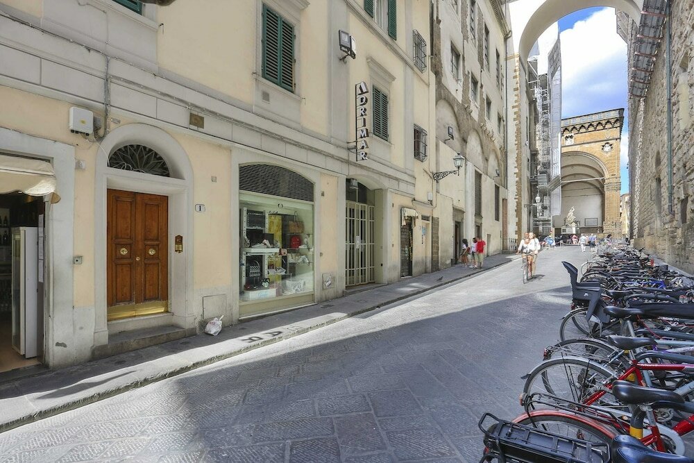 Фото Lullaby Suite Near Palazzo Vecchio and Piazza Signoria -hosted by Sweetstay