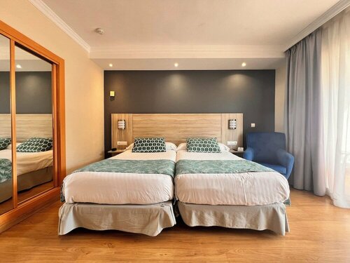 Внешний вид отеля Hotel Maya Alicante в Аликанте, фото 4