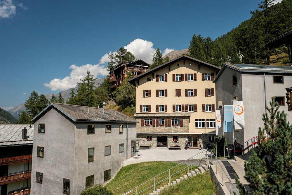 Фото Youth Hostel Zermatt