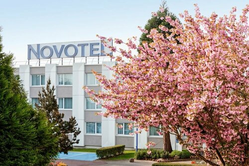Гостиница Novotel Paris Saclay в Версале