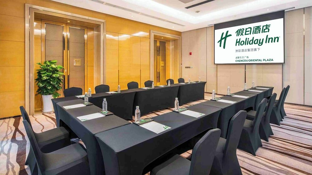 Фото Holiday Inn Chengdu Oriental Plaza