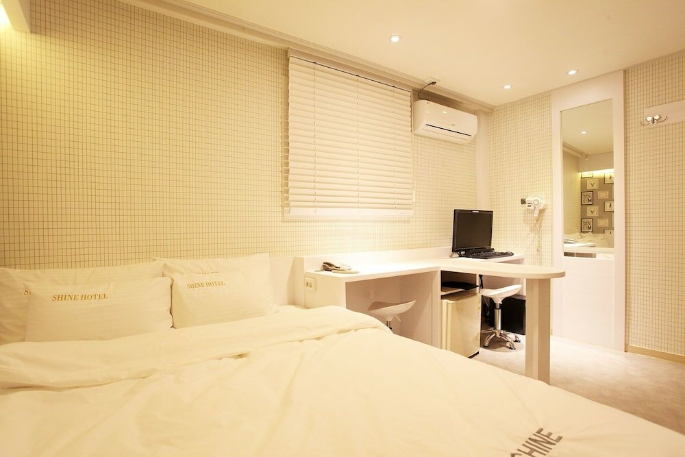 Фото Shine Hotel