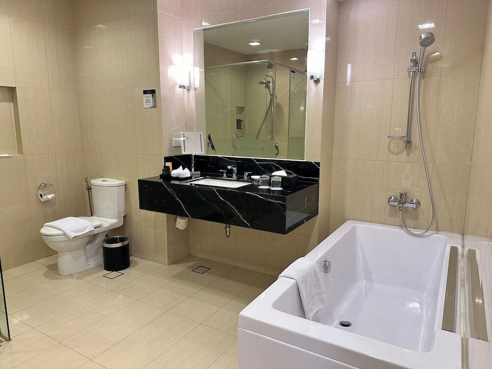 Фото Luxent Hotel