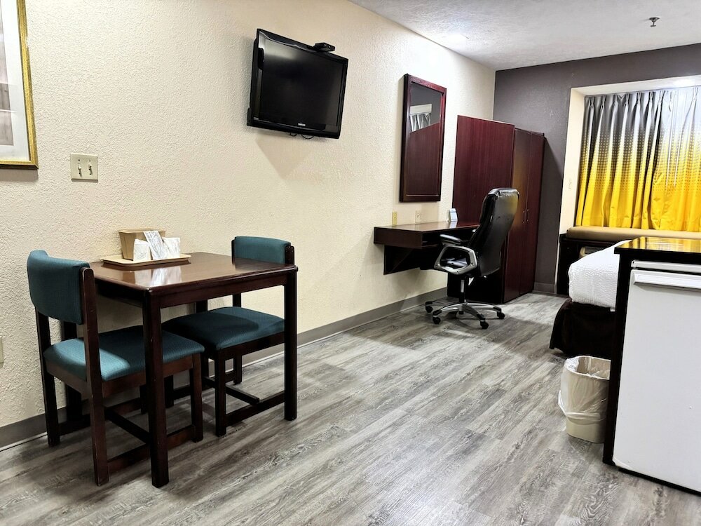 Фото Microtel Inn & Suites by Wyndham Meridian