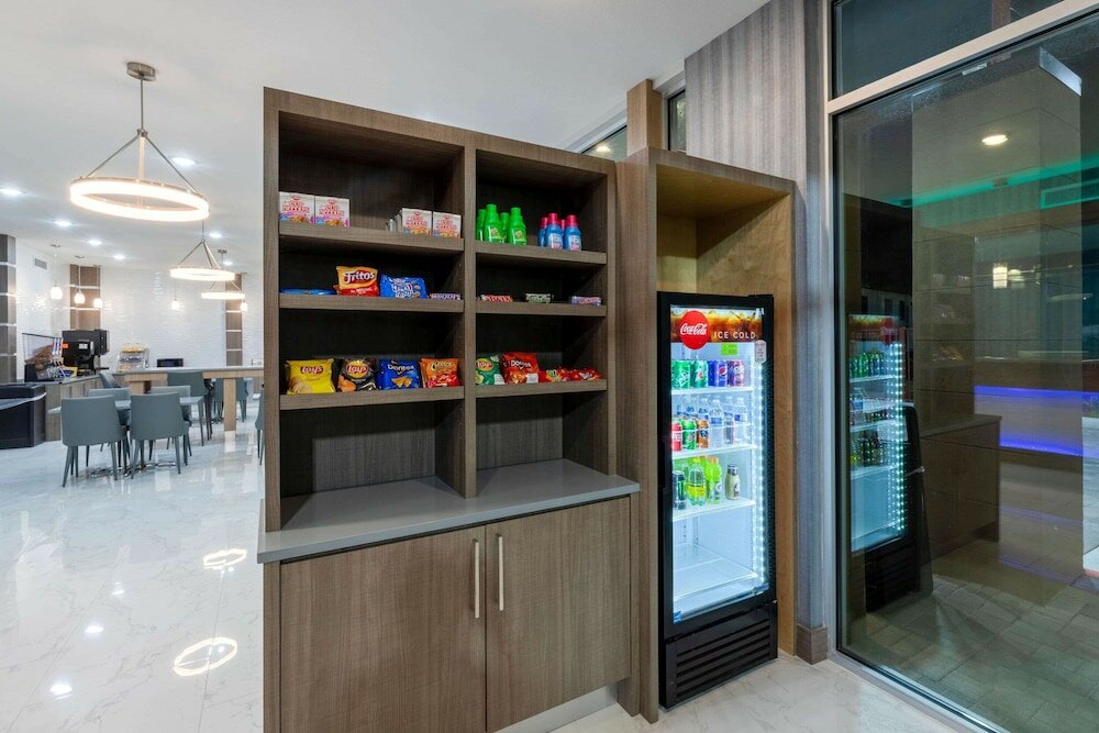 Фото Days Inn & Suites by Wyndham Downtown/University of Houston