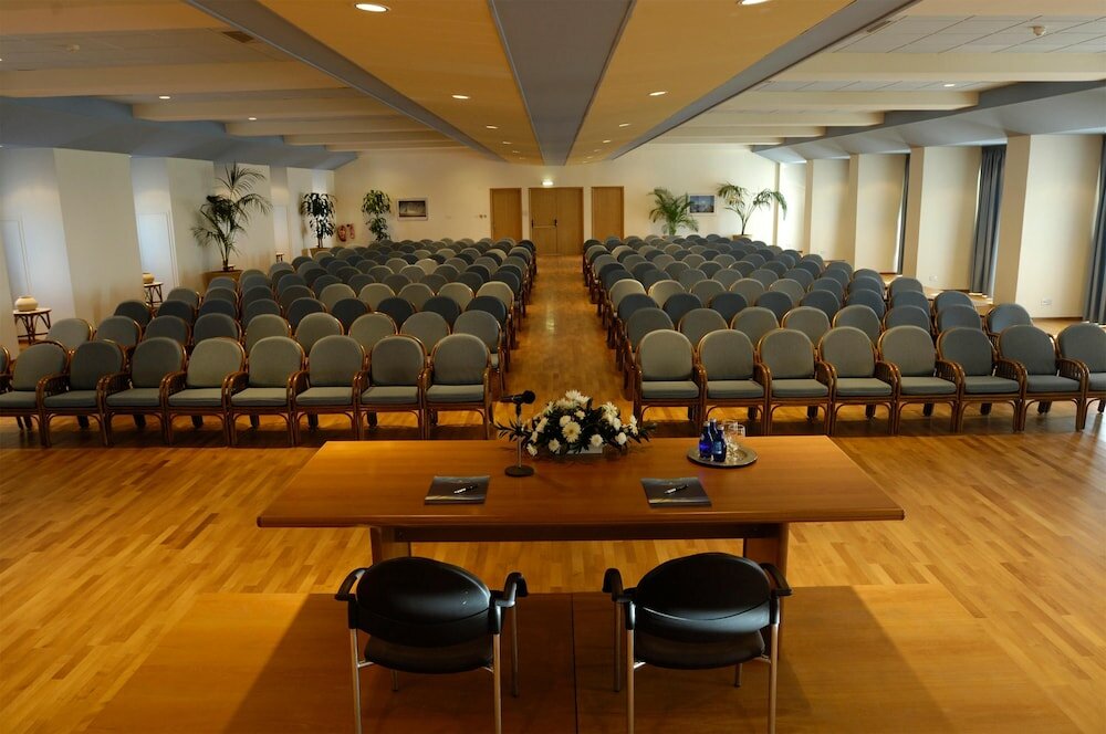 Фото Constantinou Bros Athena Royal Beach Hotel
