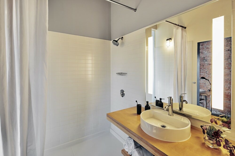 Фото Canvas Hotel Dallas
