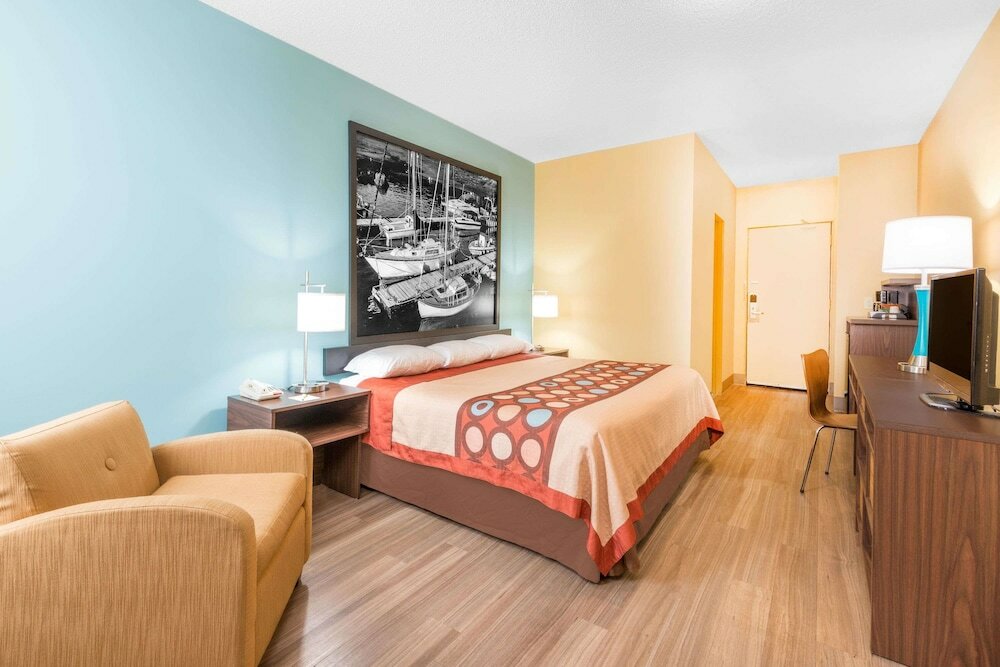 Фото Super 8 by Wyndham Thunder Bay