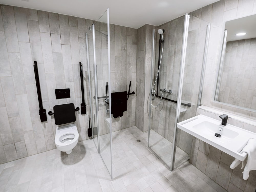 Фото 74130843355