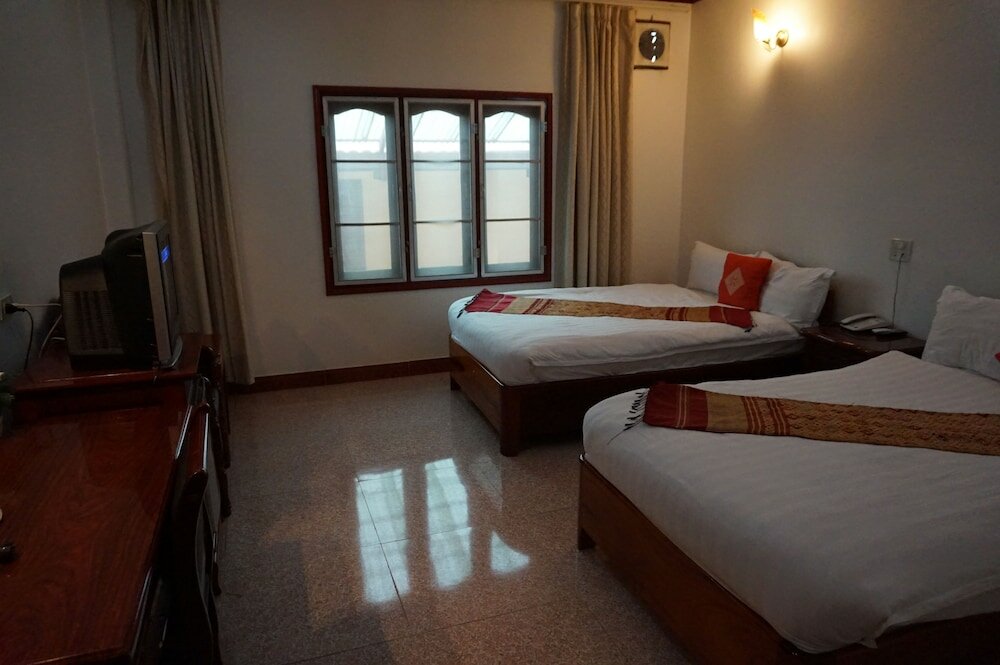 Фото Mittaphap Hotel II