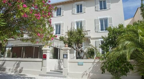 Гостиница Hôtel La Bienvenue в Драгиньяне