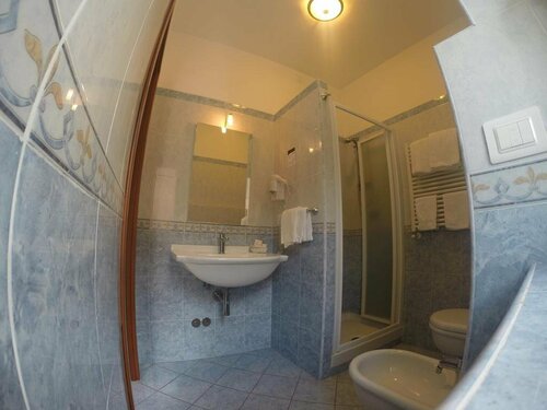 Гостиница Hotel Aquila в Априлии