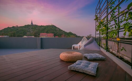 Гостиница Chedi View Hostel & Rooftop Bar в Пхетчабури