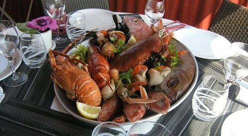 Гостиница La Tour в Санари-сюре-Мер