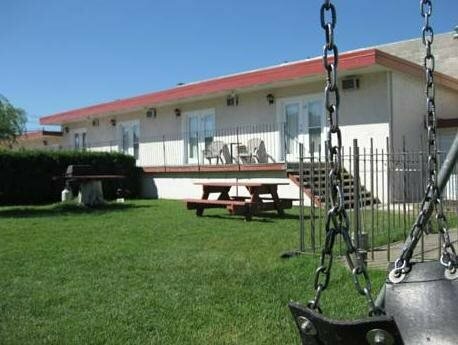 Гостиница Falcon Resort в Провинции Британская Колумбия