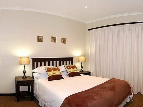 Гостиница Lalapanzi Guest Lodge в Порт-Элизабет
