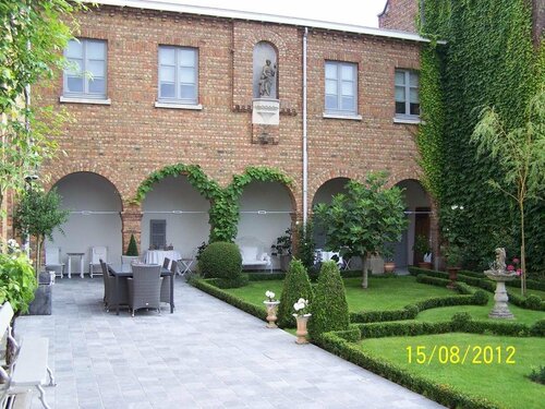 Гостиница Le Cloître St-Joseph в Лилле