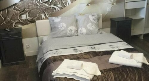 Гостиница Le Night в Фужер-Витре