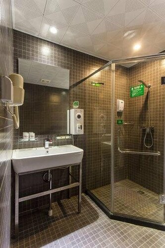 Гостиница Motel Lianyungang Tongguan Road Suning Square в Ляньюньгане